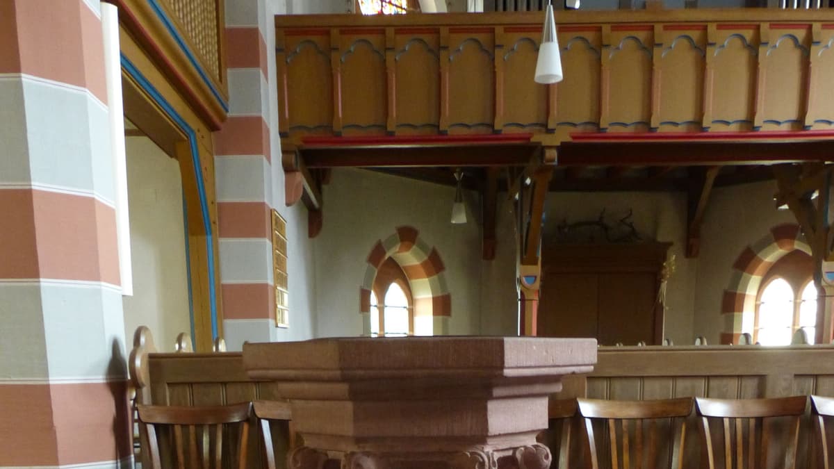 Innenraum der Evangelischen Kirche