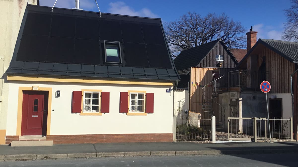Ansicht Wohnhaus und Scheune