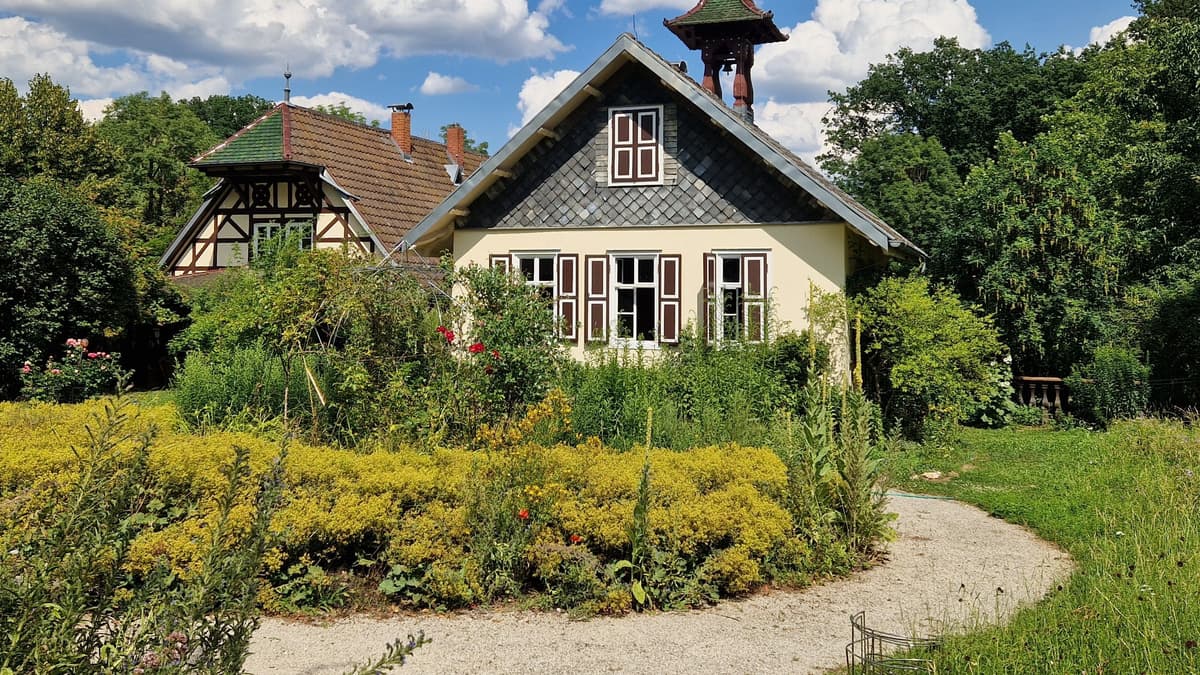 Jagdhaus mit Gutshaus und Teilen der Parkanlage