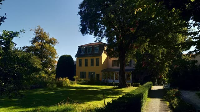 Schillers Gartenhaus und Garten
