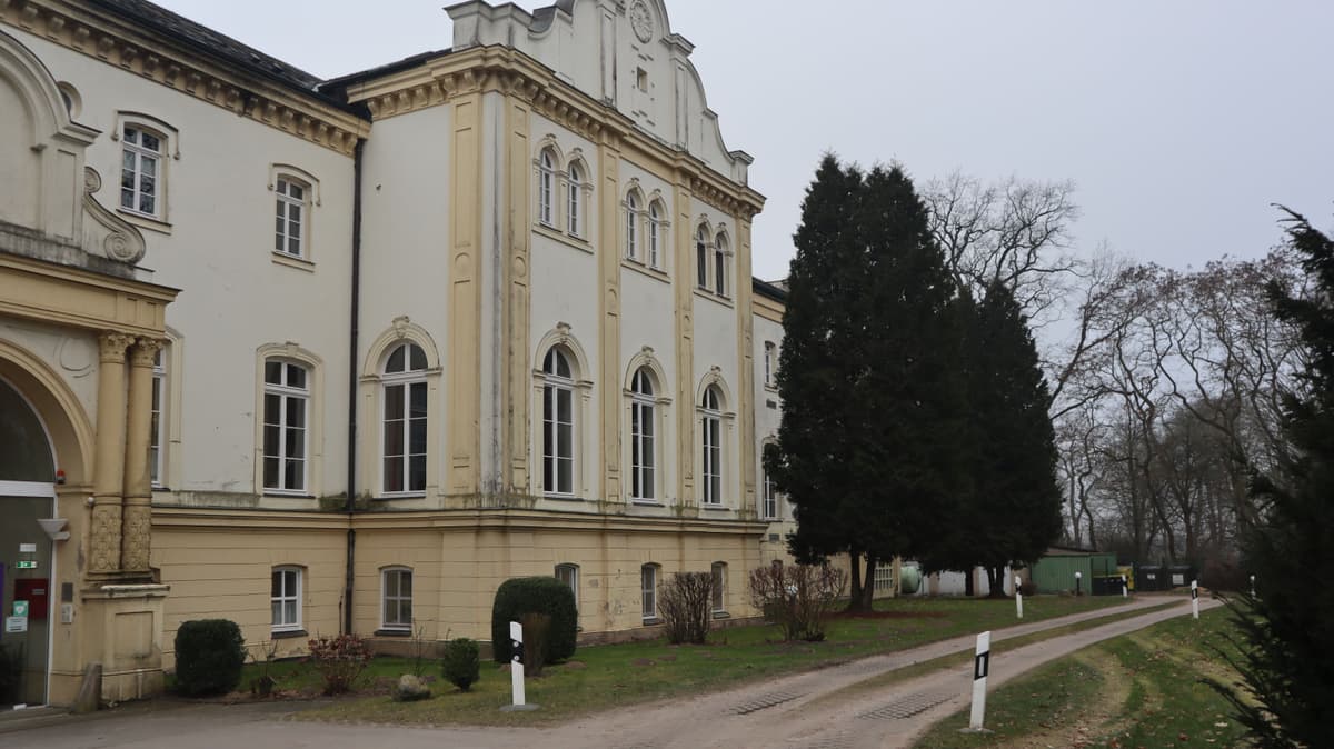 Haupteingang Schloss Matgendorf