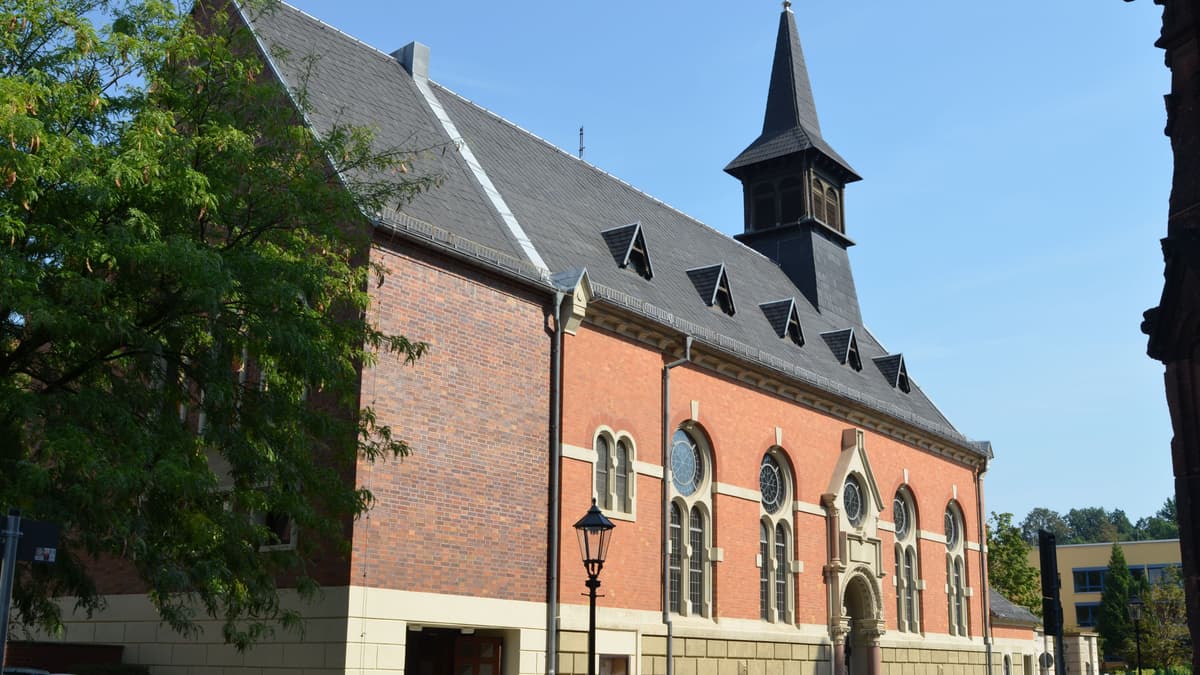 Nepomuk-Kirche von außen