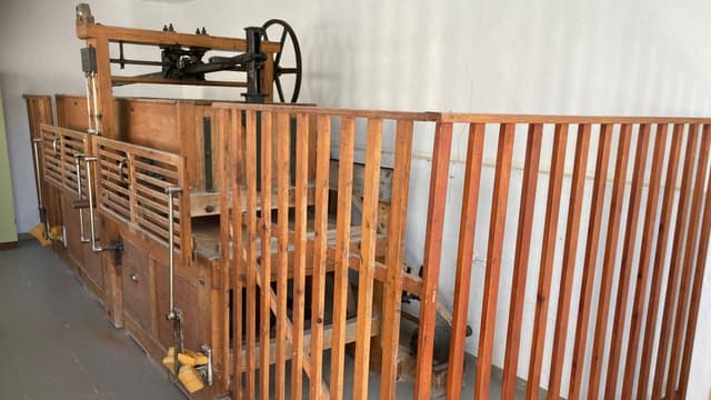 Historische Wäscherolle SchillRolle in der Wichmannsiedlung l Mandleč we Wichmanowym sydlišću
