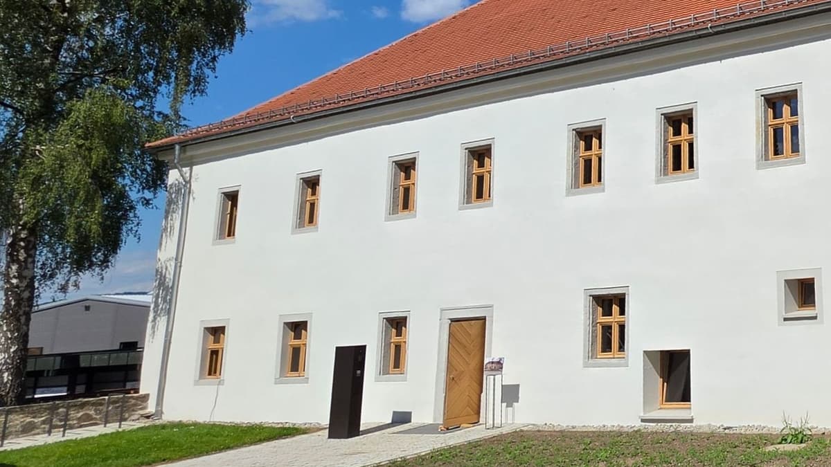 Außenansicht West Schlosshof