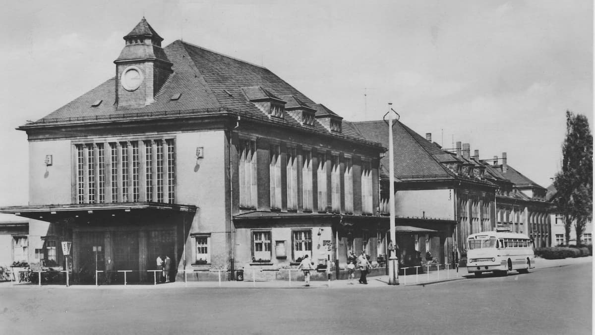 Glauchau Bahnhofsgebäude um 1970