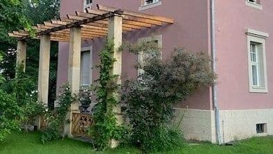 Pergola der Ostfassade