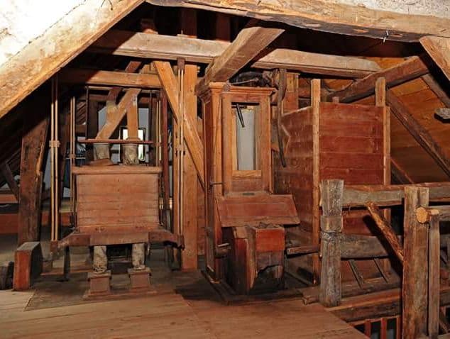 Noch vorhandene Mühlengeräte in der Alten Mühle