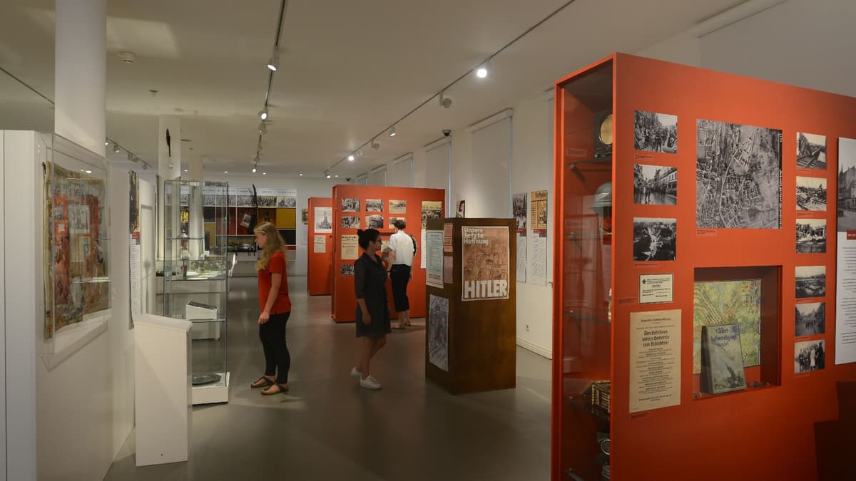 Museum im Ritterhaus: Stadtgeschichtliche Abteilung "Zwischen Revolution und Wirtschaftswunder"