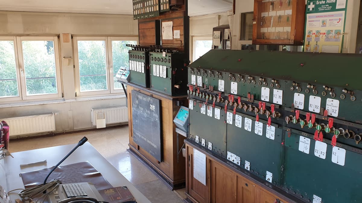 Blick in das Befehlsstellwerk B2