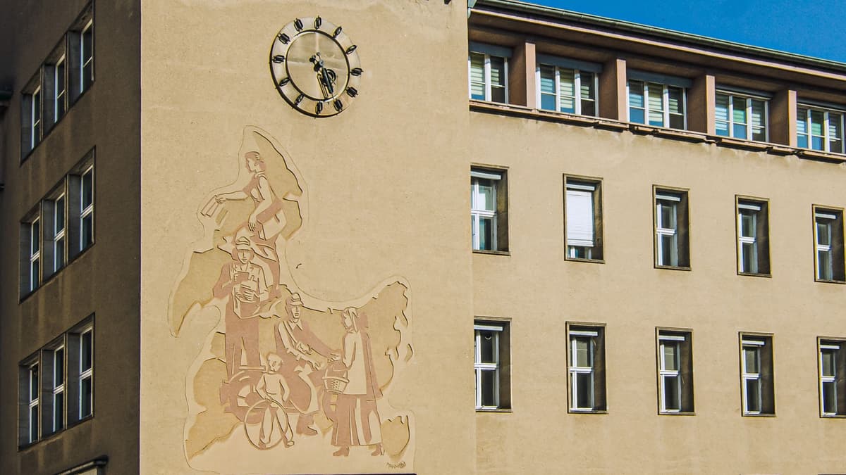 Sgraffito Postboten auf fünf Kontinenten