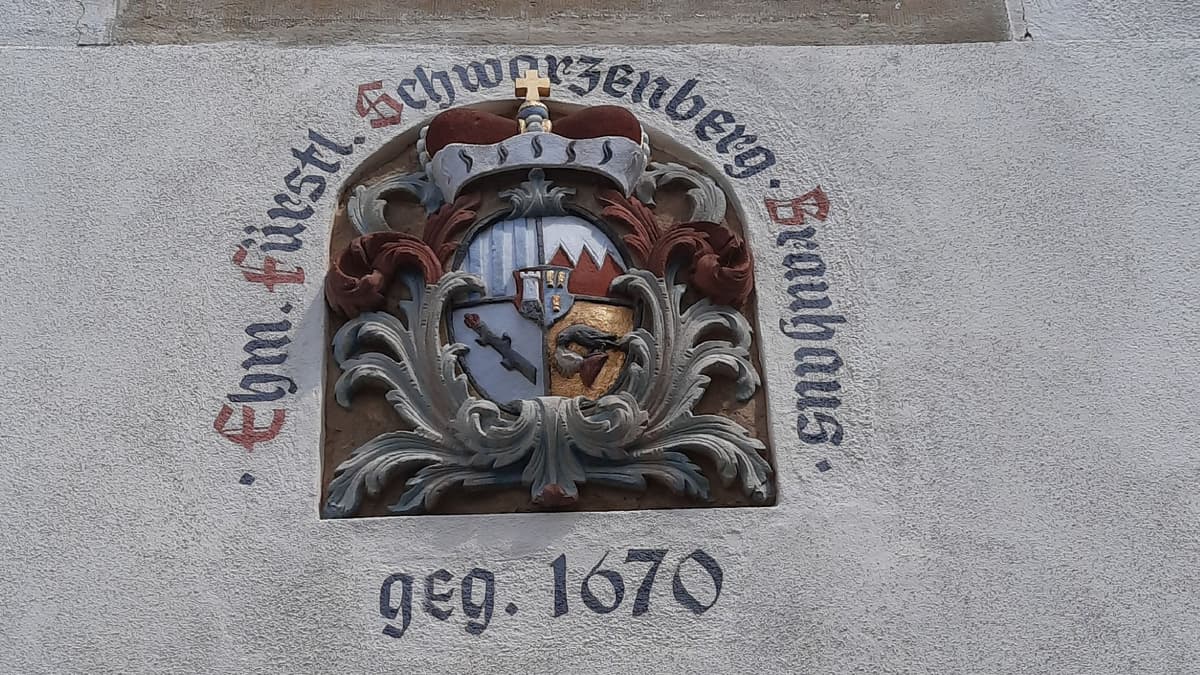Schwarzenberger Wappen über dem Eingang