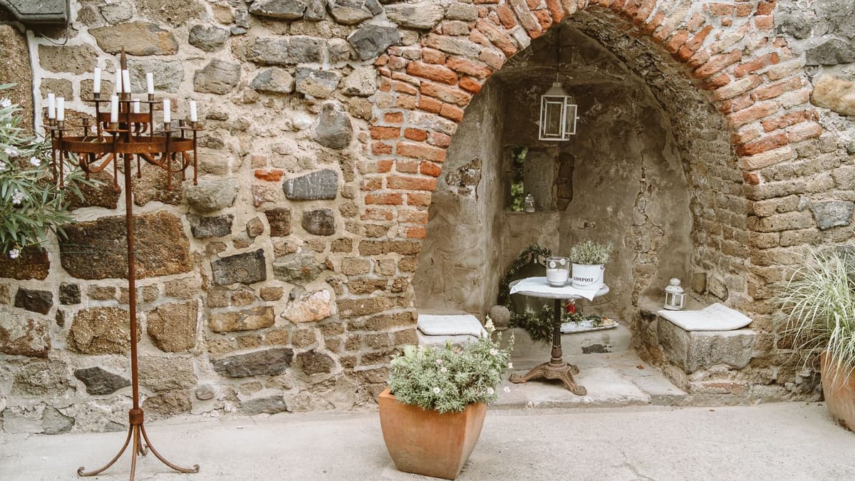 Sitznische Turmruine