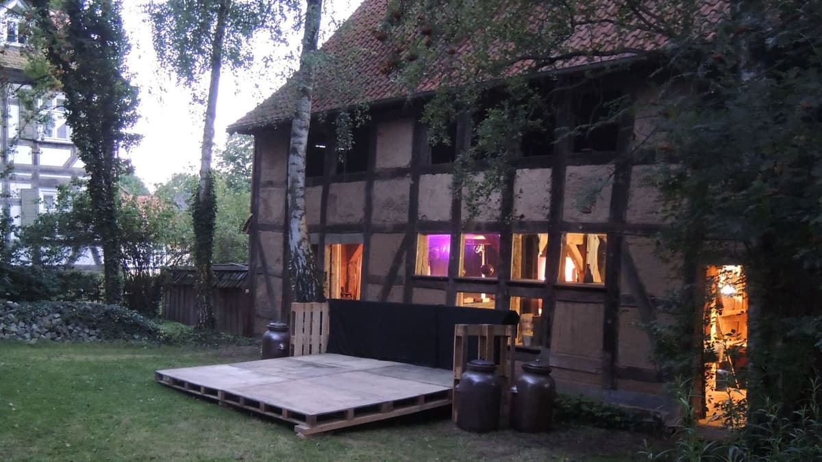 Pfarrscheune, Kulturscheune mit Gartenbühne