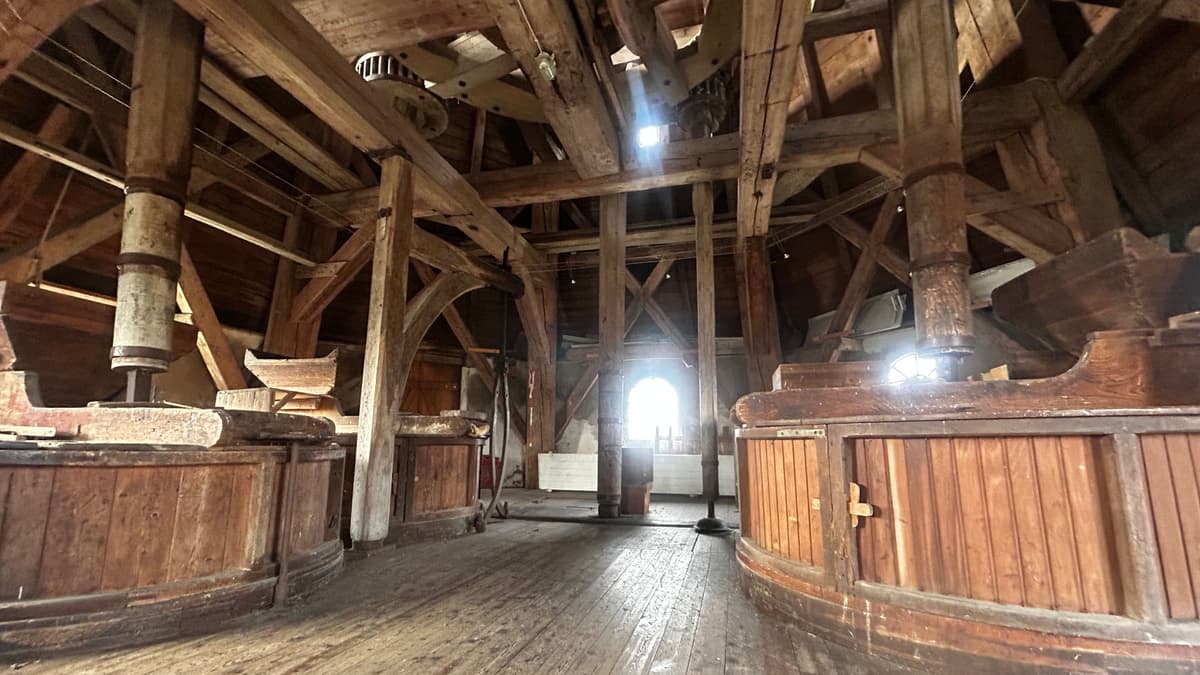 Fehsenfeldsche Mühle mit Steinboden und drei Mahlgängen