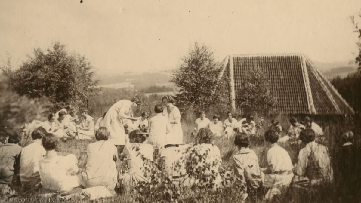 Pause im Freien, um 1927
